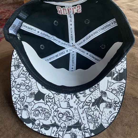 NWOT Chicago Bulls Hat. 2018-19 Artist Hat Series. - Picture 3 of 5